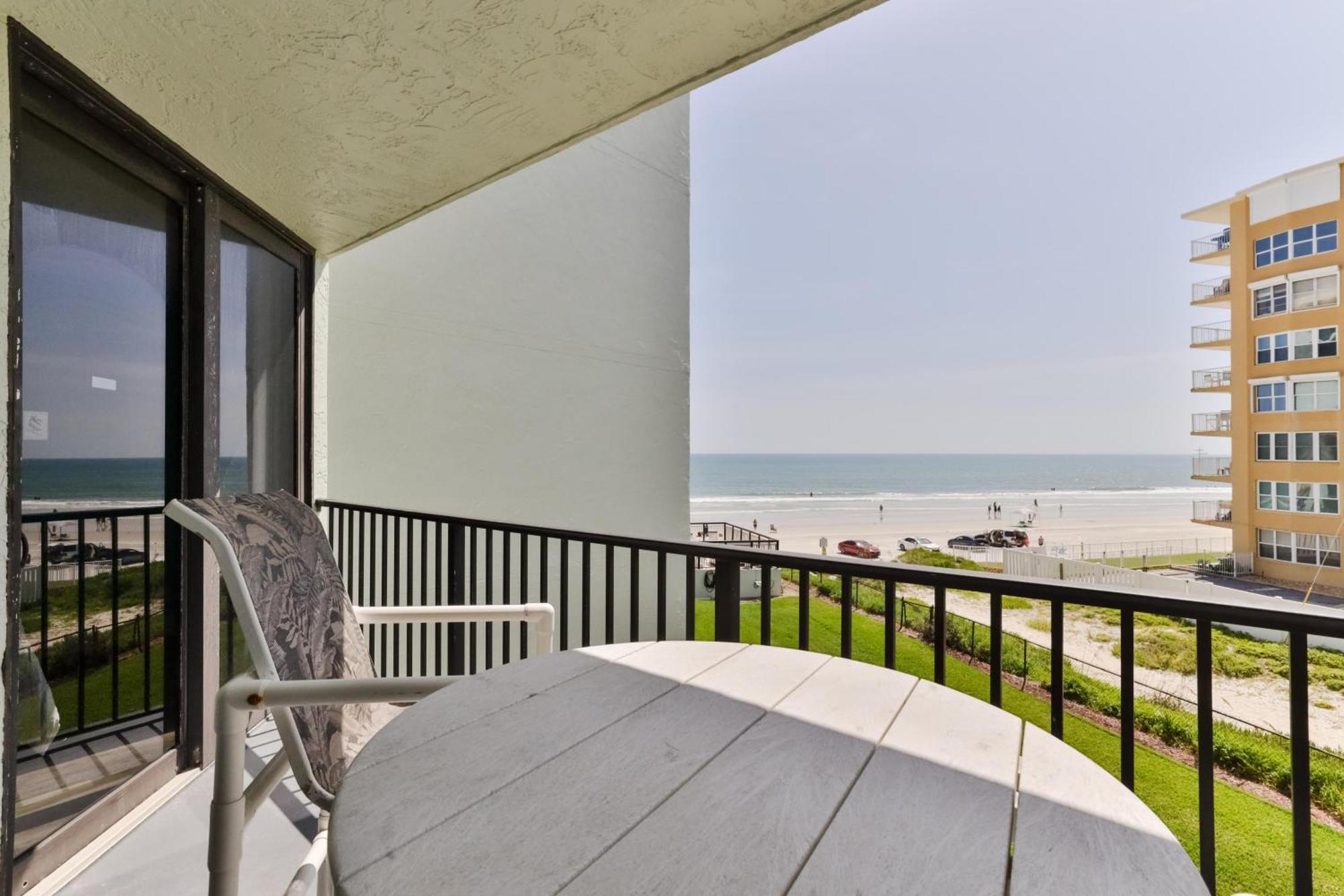 1 Bedroom -1 Bath With Ocean Views At Ocean Trillium 302 New Smyrna Beach Eksteriør bilde